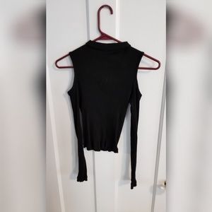 Cold shoulder long sleeved shirt